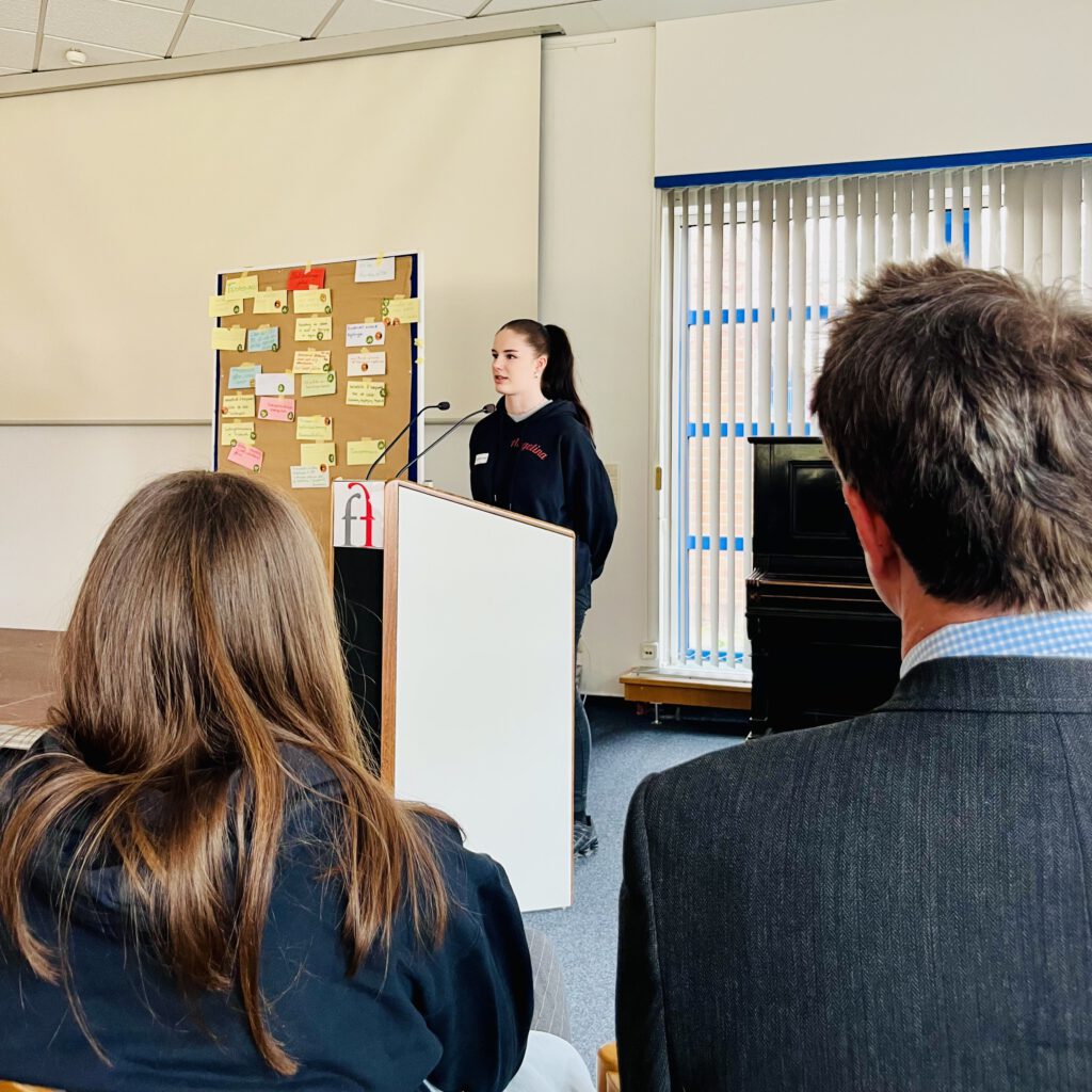 Sprecherin beim Fachtag "Lebendige Beteiligung in den Hilfen zur Erziehung"