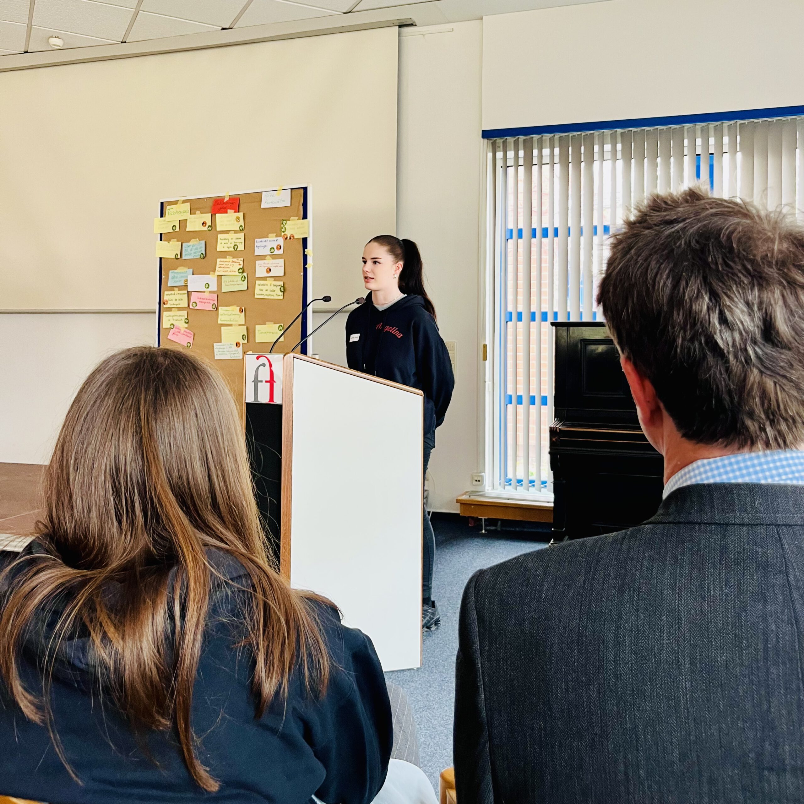 Sprecherin beim Fachtag "Lebendige Beteiligung in den Hilfen zur Erziehung"